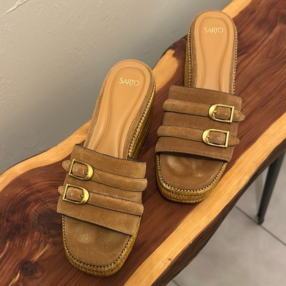 Women's Tan Slide Sandals